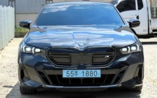 수원중고차할부수수료 i5 M60 xDrive 매물 사진 20 - 2023/09 32,158km